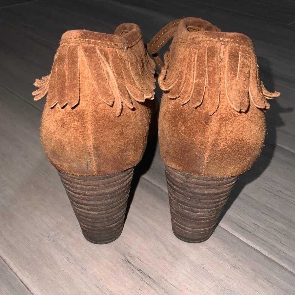 Born Brown Suede Fringe Moccasin Stacked 3” Heel Booties Size 7 Ex Condi… - Picture 4 of 16